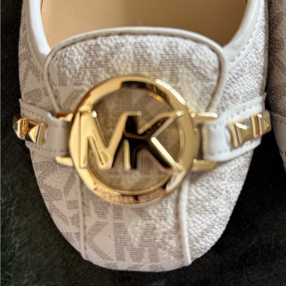 Michael Kors Gray Flats with Gold Logo - Picture 2 of 4